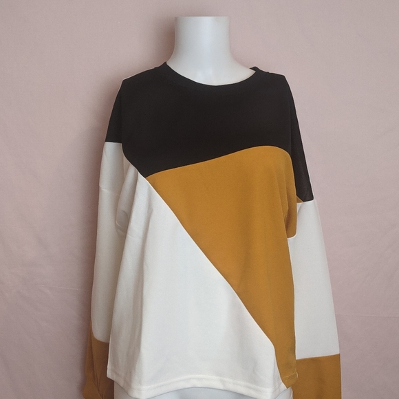 SHEIN Tops - Shein Colorblock Long Sleeve Tee
